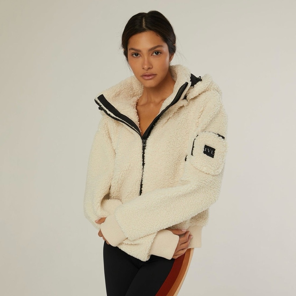 IVL COLLECTIVE - SHERPA JACKET - CREAM - SIZE MEDIUM